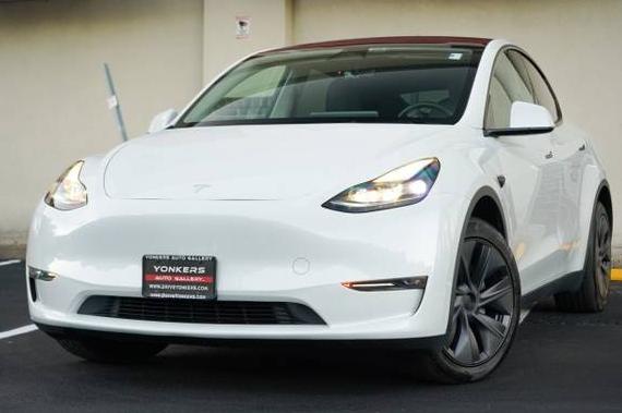 TESLA MODEL Y 2025 7SAYGDEE8SF236199 image